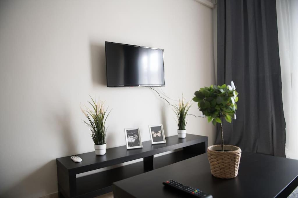 Markopoulosapartments 尼亚·蒙达尼亚 外观 照片